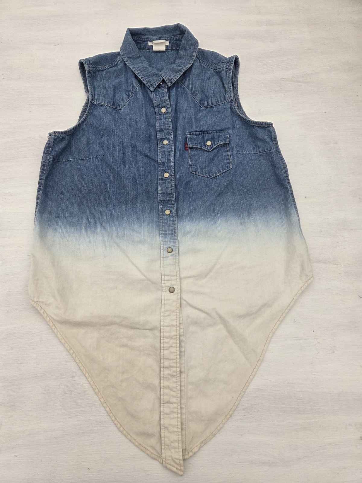 Levis Pearl Snap Shirt Denim Shirt Womens Medium Sleeveless Cowgirl Western